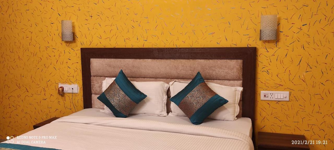 Airport Hotel Redstone 3* New Delhi